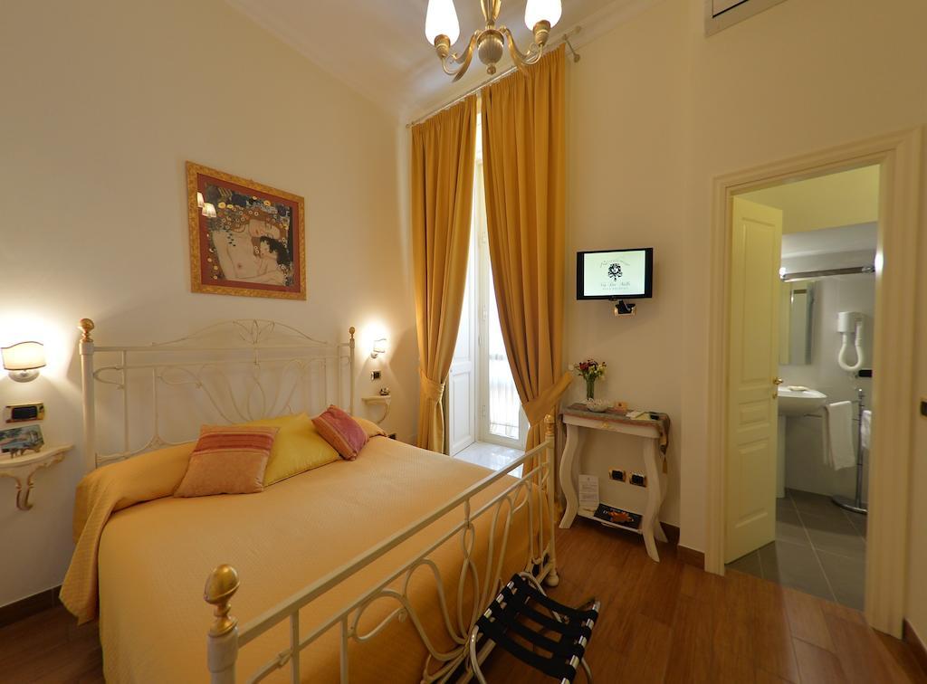 B&B Residenza Via Dei Mille Nápoles Quarto foto