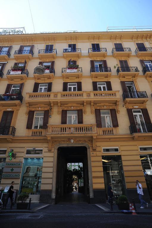 B&B Residenza Via Dei Mille Nápoles Exterior foto
