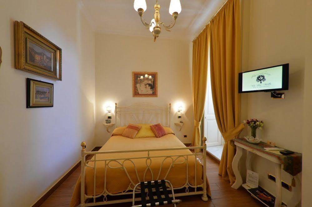 B&B Residenza Via Dei Mille Nápoles Exterior foto